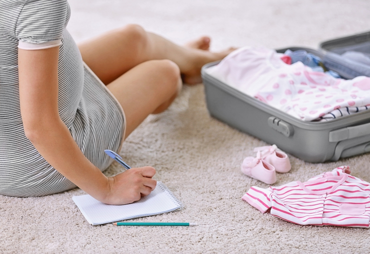 Qué llevar en la maleta del hospital el día del parto: los imprescindibles  para el bebé y para ti