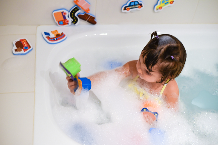 Juguetes de baño para cada edad - Blog - Nuby™